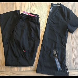 Koi Lite Scrub Set Black